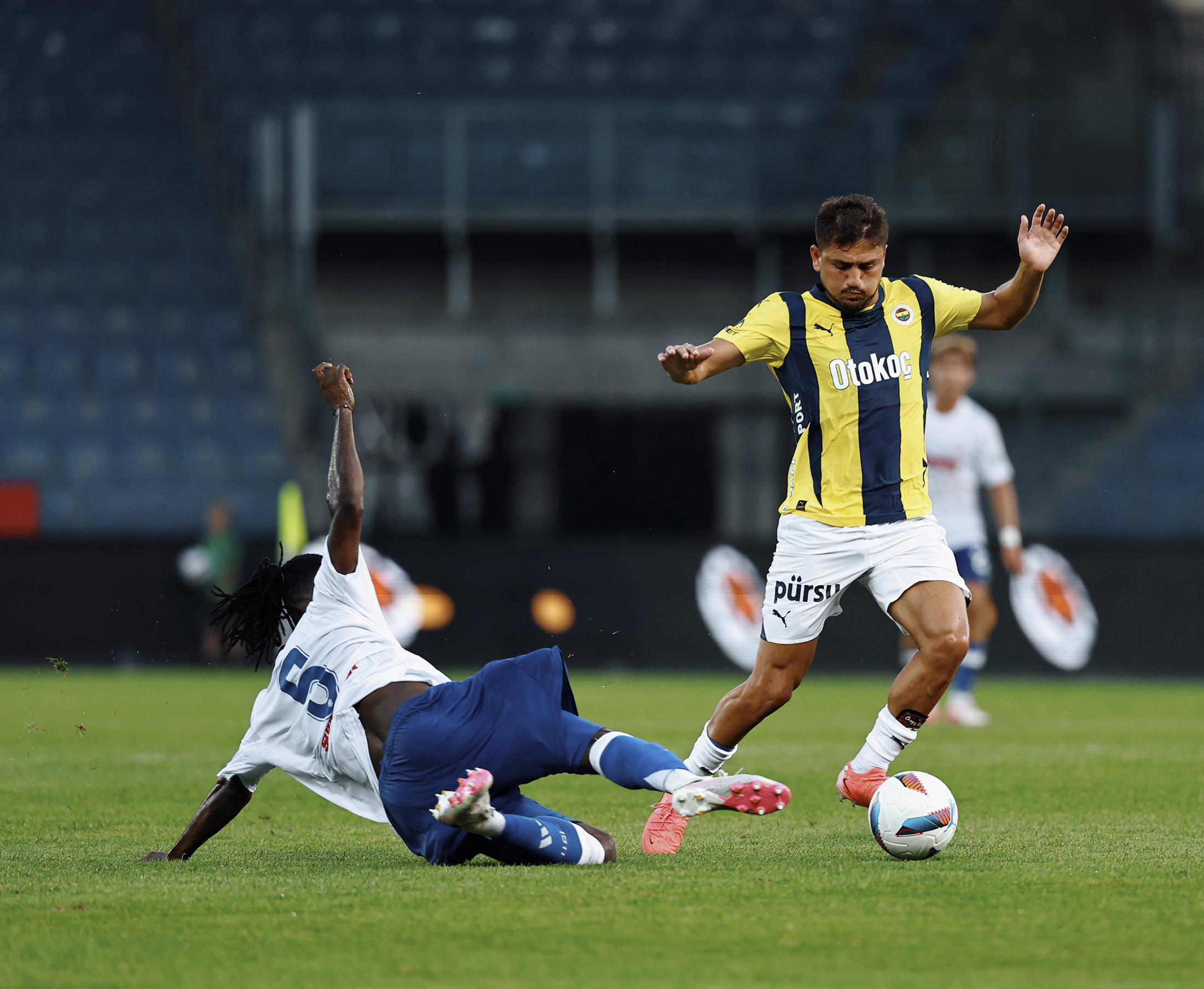 包含巴黎全取三分，欧冠赛场变幻凌波的词条