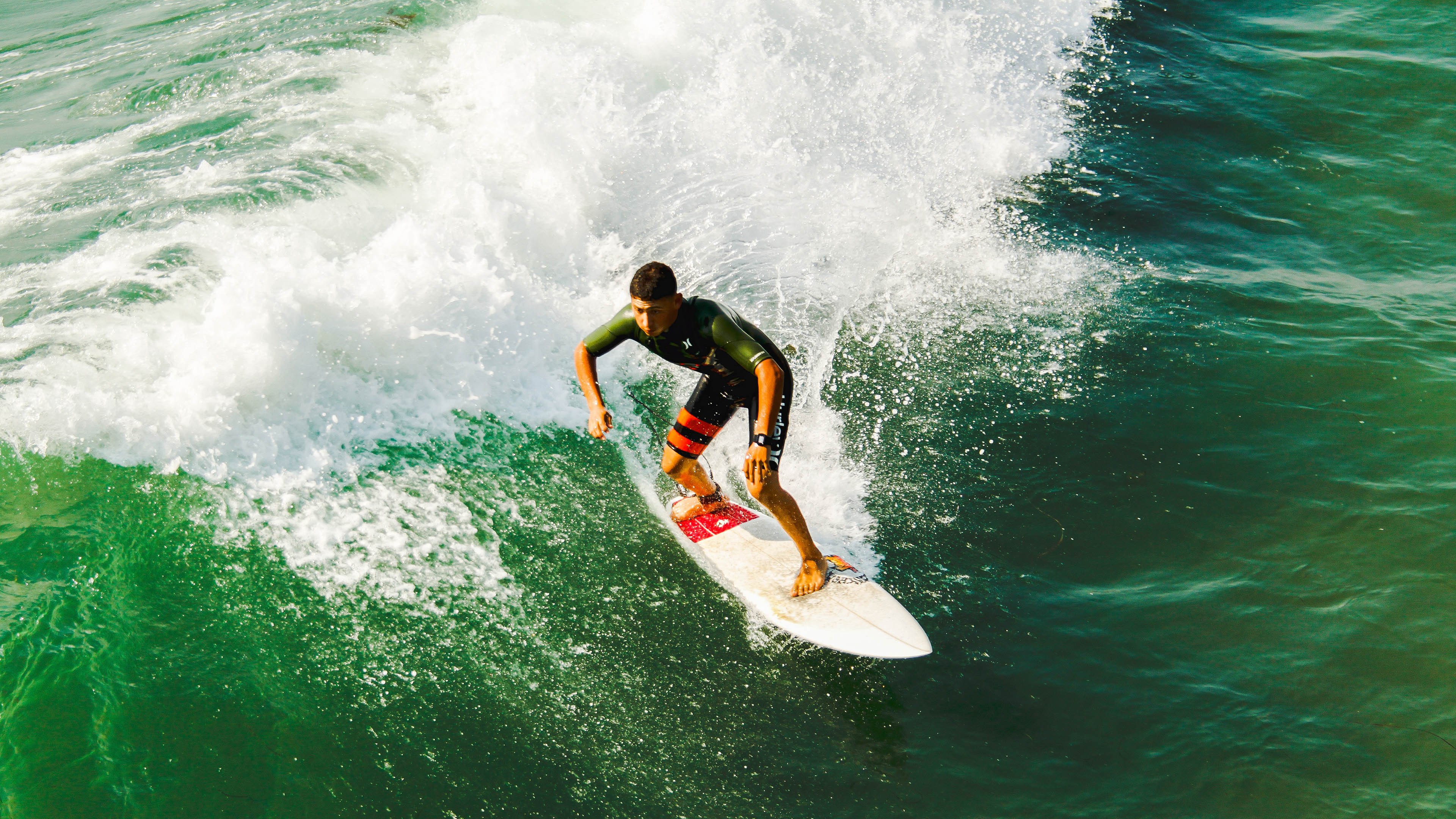 DB官网-硬仗试真金，湖人险胜老鹰，杰伦·格林高光闪耀启示录