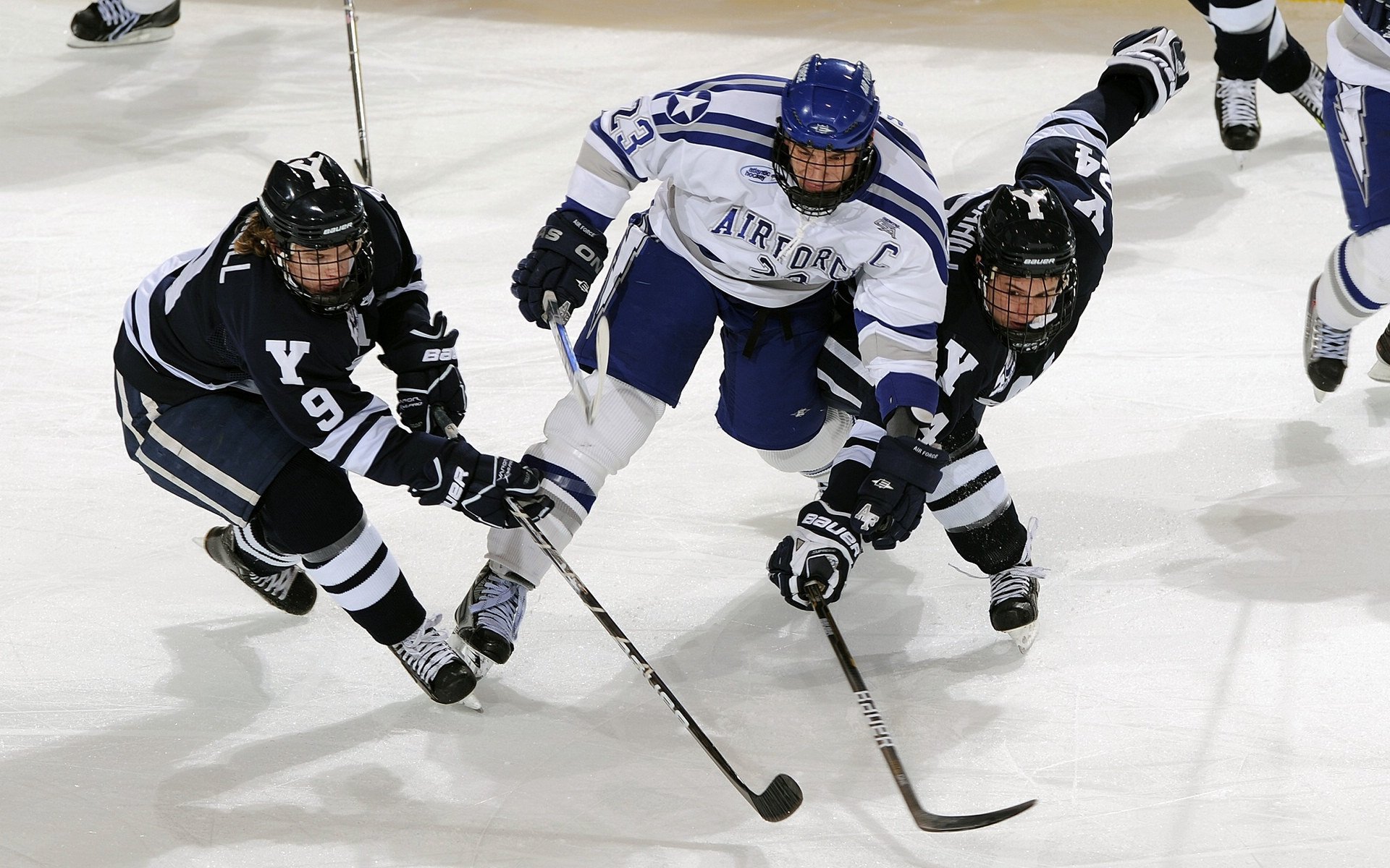 冰岛血拼爱尔兰，当巴斯托尼在欧冠淘汰赛接管比赛，足球如何重塑民族叙事